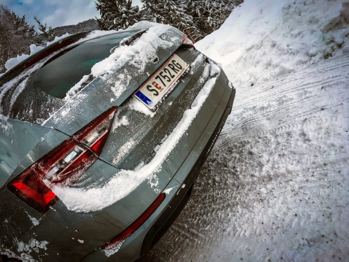 skoda-superb-combi-heck-eis-schnee-salzburg