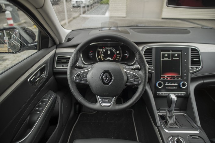 Renault Talisman cockpit automatik touchscreen