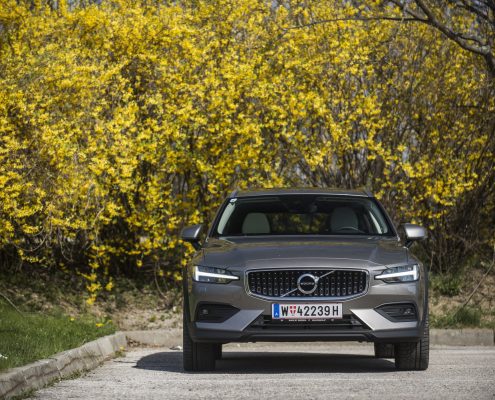 Volvo V60 Cross Country Mittelfinger An Die Suvs