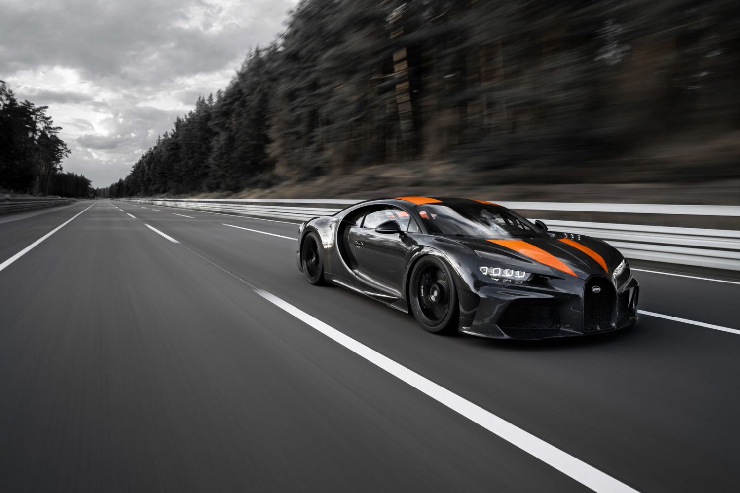 Das schnellste Auto der Welt Bugatti, Koenigsegg oder SSC? Motorblock