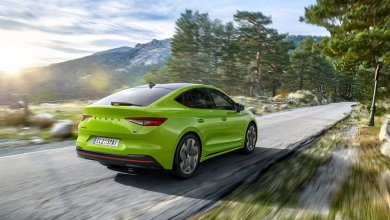 Skoda Enyaq Coupé RS grün schräg hinten