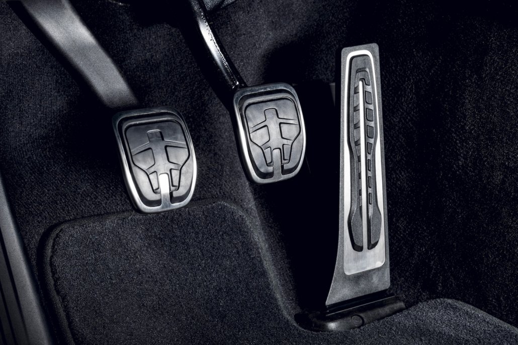Die drei Pedale vom Toyota Supra Handschalter
