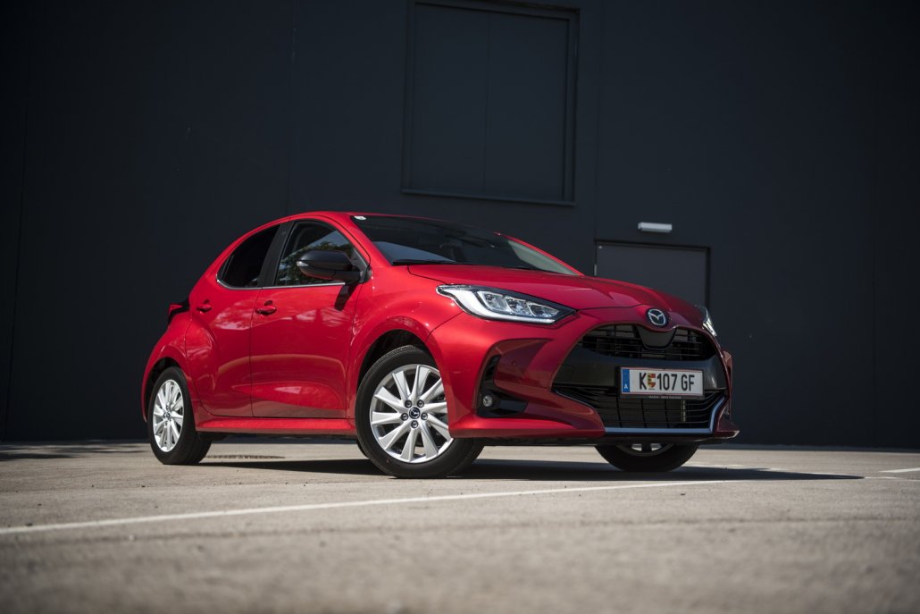 Mazda2 Hybrid: Kennen wir uns?