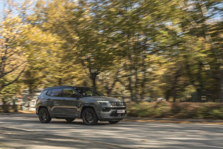 Jeep Compass 4xe PHEV: Steckdosen Syndrom