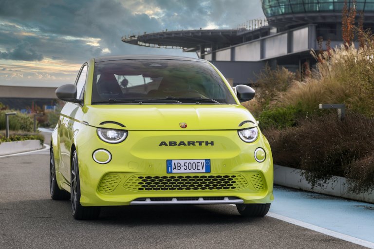 Abarth 500e: Skorpion mit Stromschlag