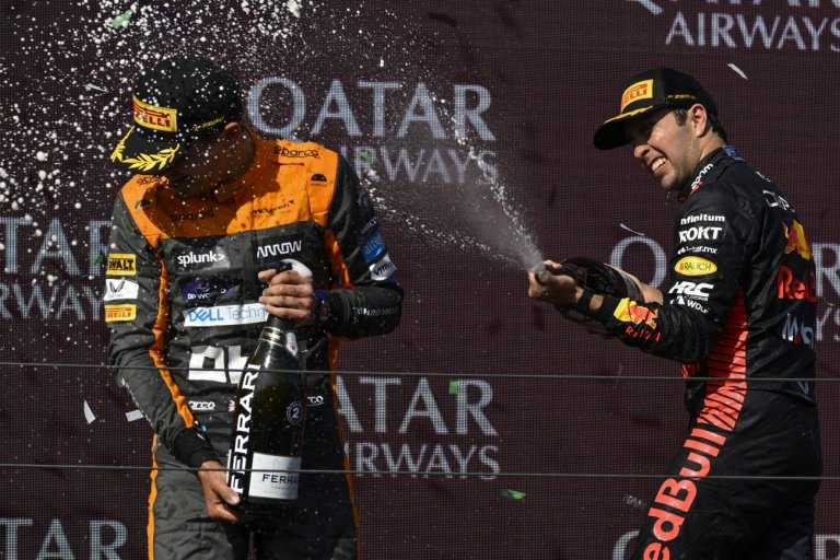 Video: Lando Norris zerstört 40.000 Euro Pokal!