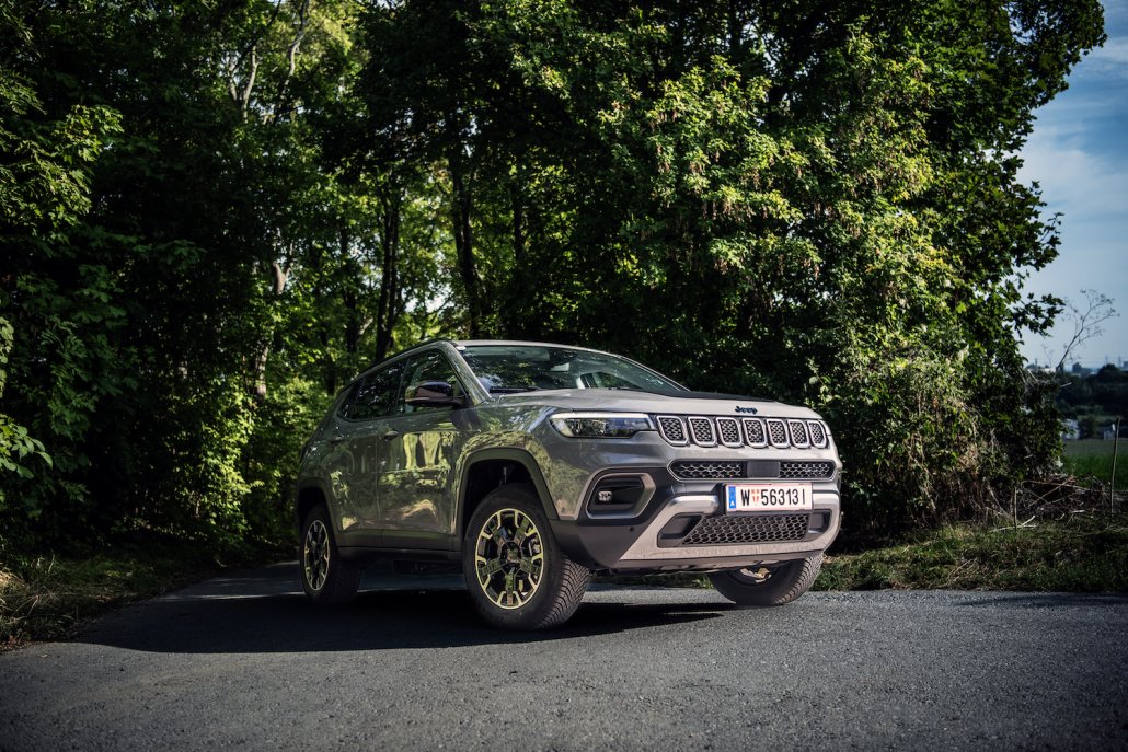 Jeep Compass 4xe: Free Spirit an der Leine?