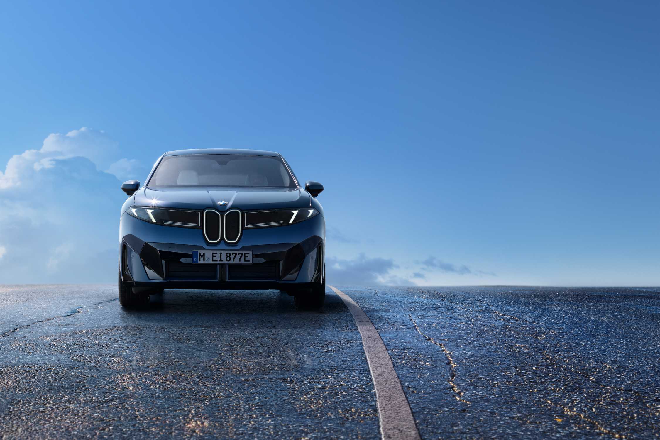 BMW iX3 in der Seitenansicht, erstes Serienmodell der Neuen Klasse