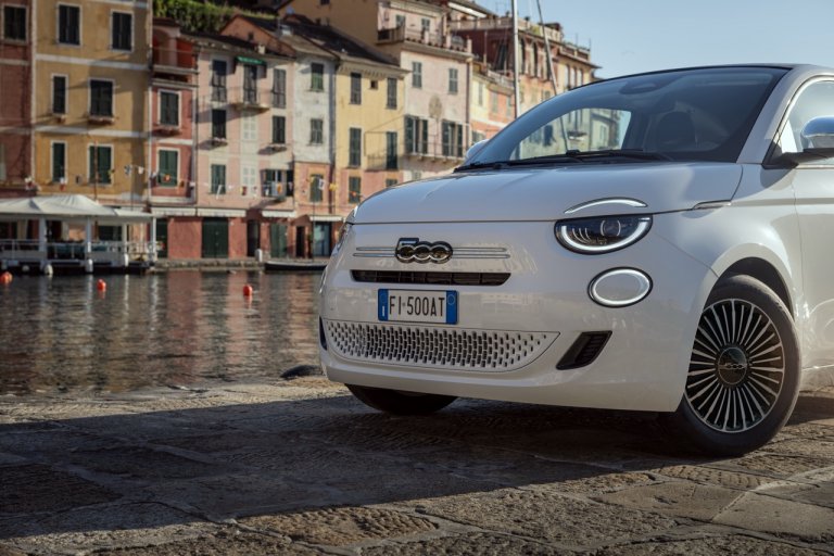 Fiat 500 Hybrid Dolcevita: Sommer-Cabriolet für Österreich ab 24.500 Euro