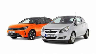 Opel Corsa D Jubiläum 20 Jahre: Corsa F (aktuell) und Corsa D (2006) im Vergleich – Außenaufnahme