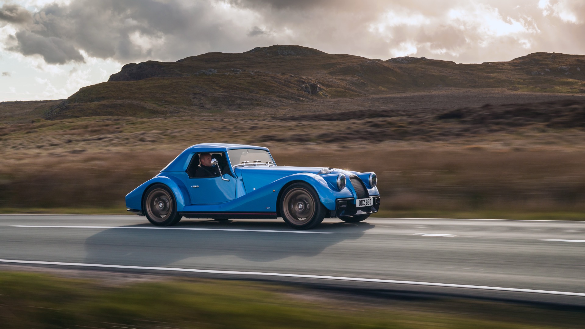 Morgan Supersport 400: 402 PS und Eschenholz