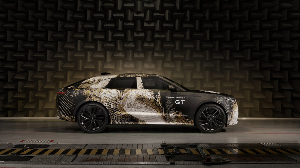 Range Rover GT Prototyp in der Seitenansicht mit Tarnfolie