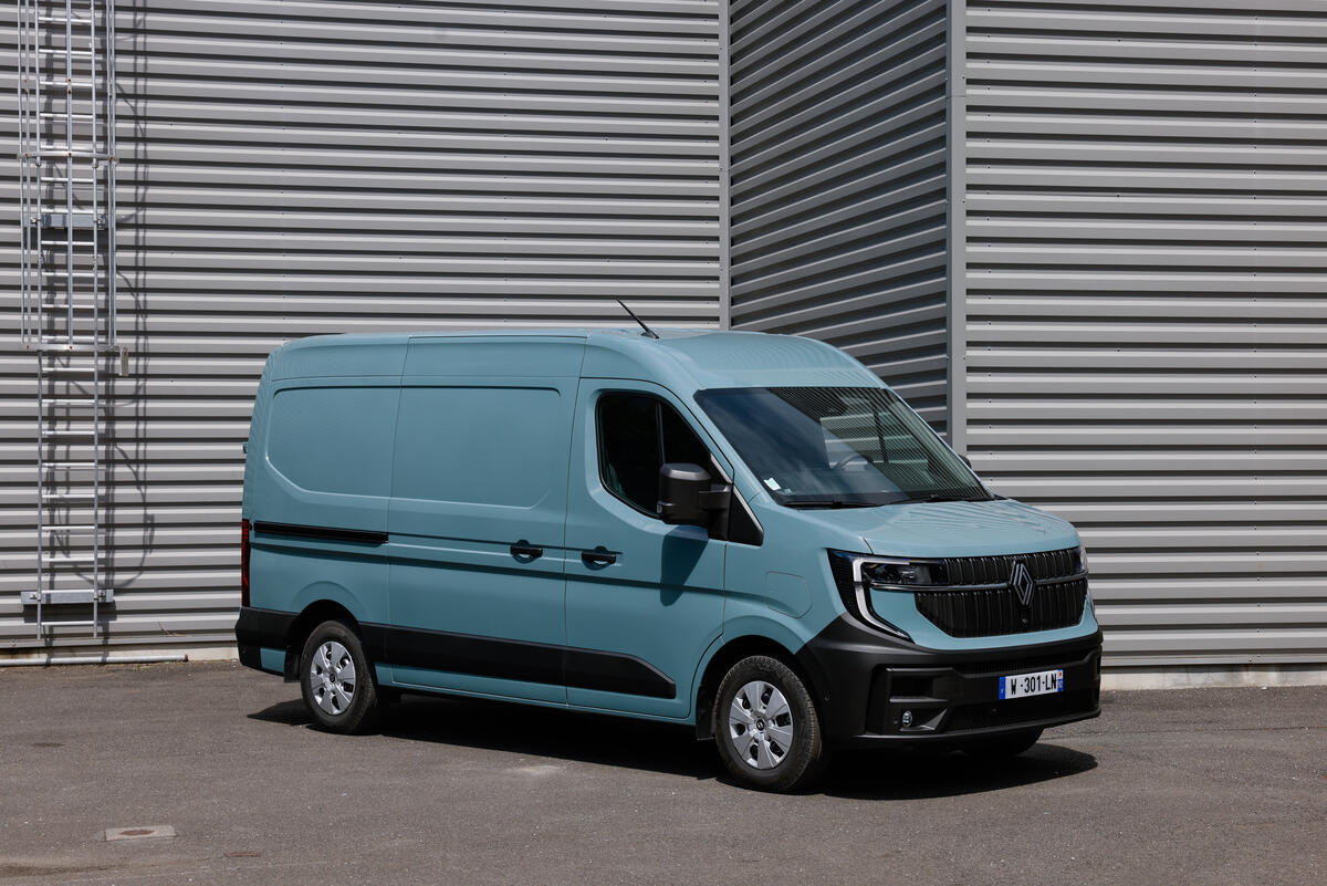 Renault Master Facelift Mittelkonsole 2026