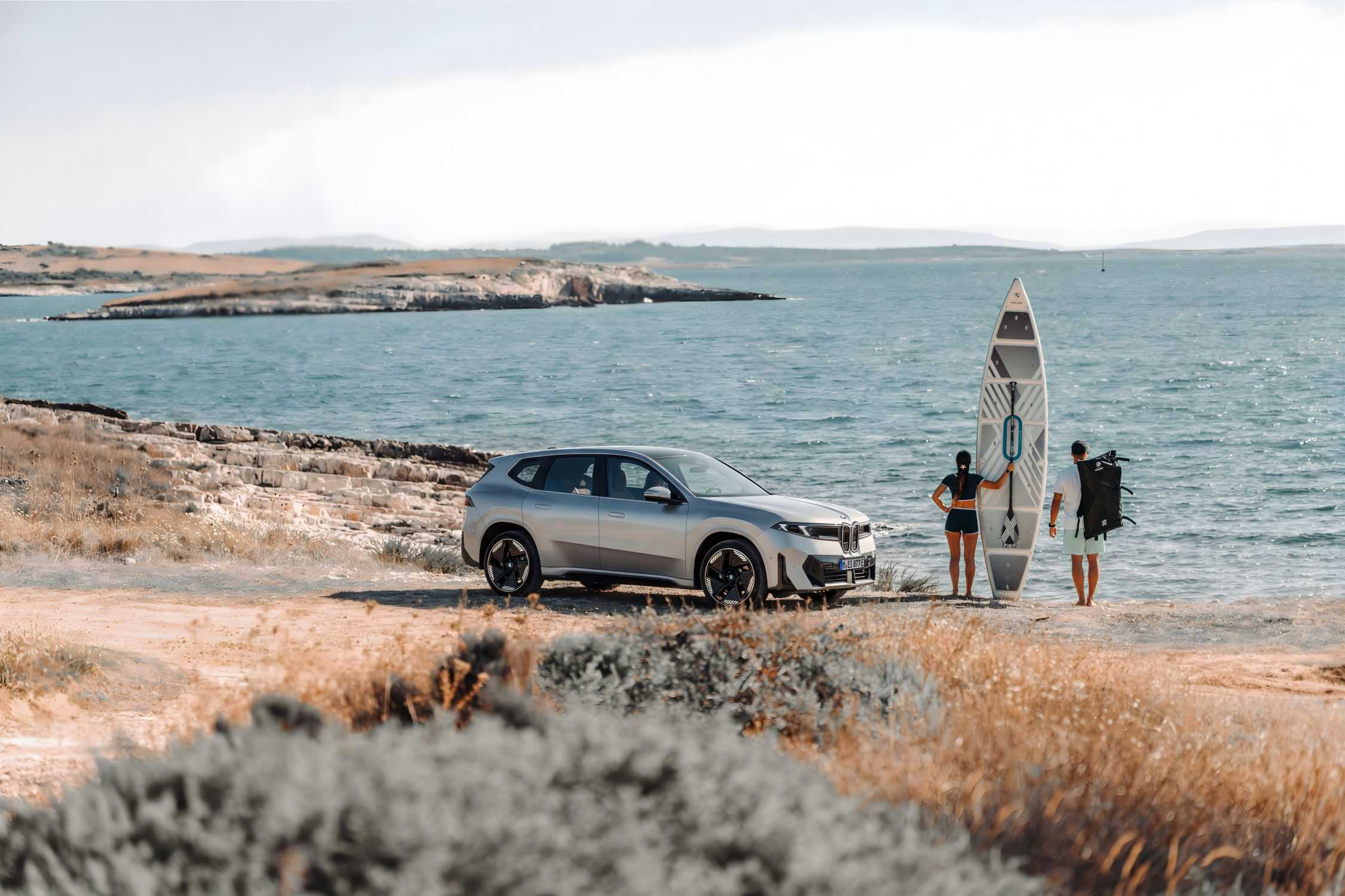 BMW iX3 mit Steyr-Motor auf Fahrt
