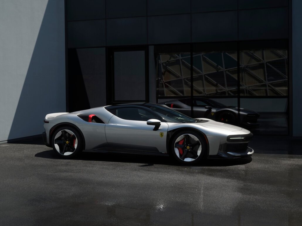 Seitenprofil des Ferrari CZ26 mit horizontaler Linienführung