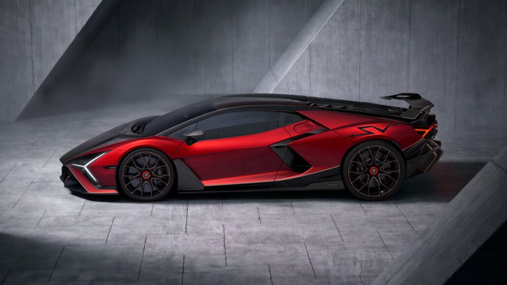 Lamborghini Revuelto SV