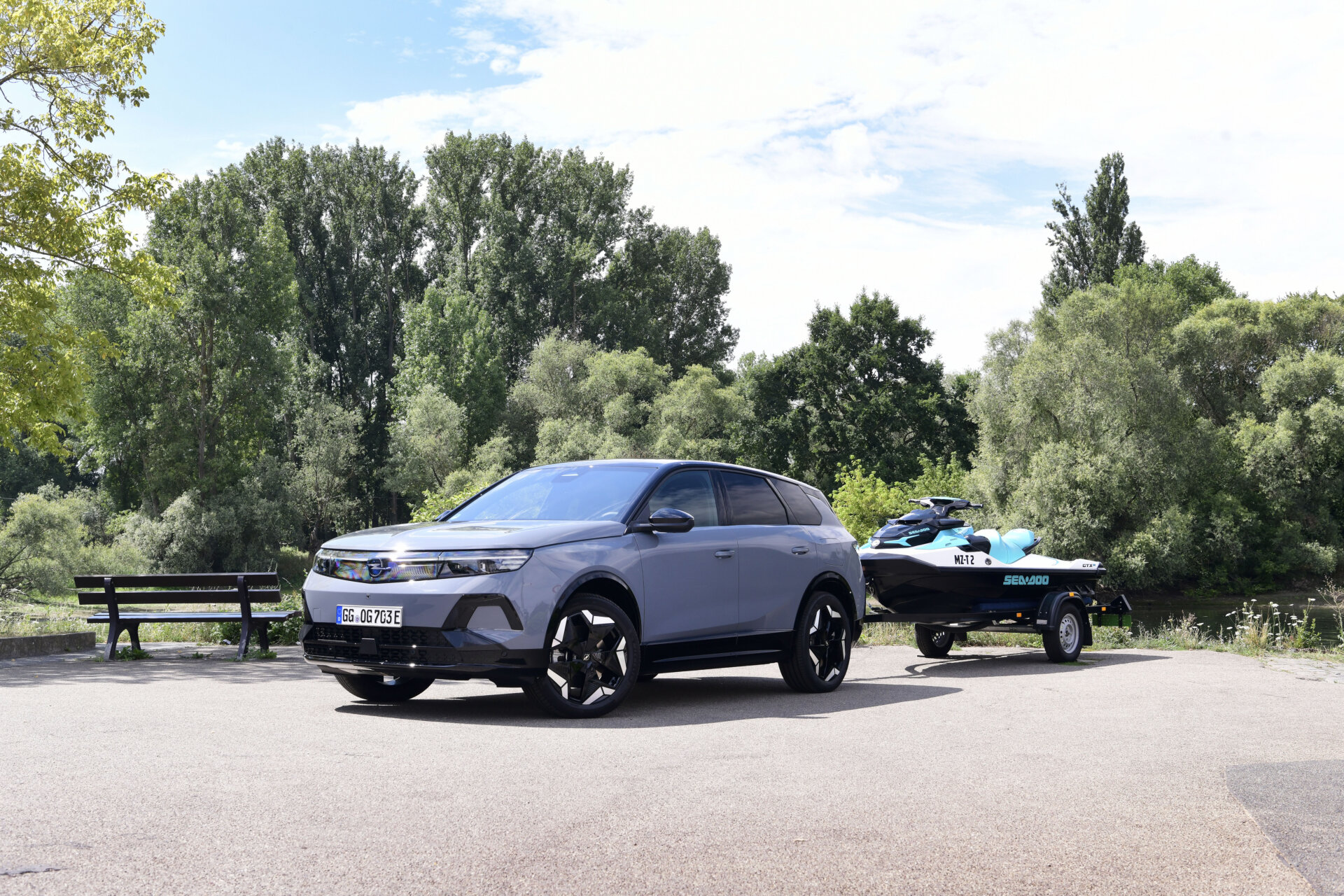 Opel Grandland Electric AWD von hinten