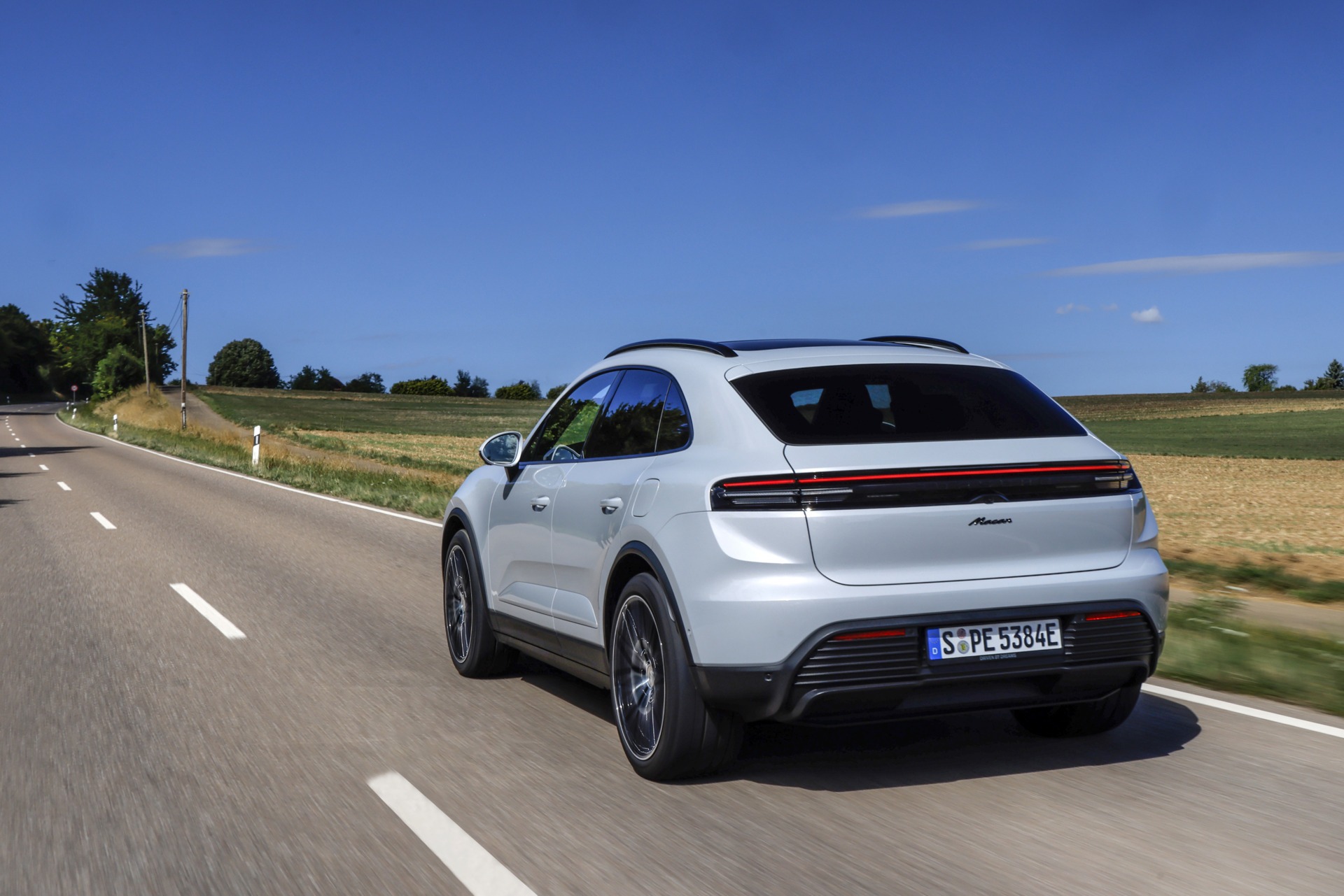 Porsche Macan mit dem neuen Advanced Package, Modelljahr 2026