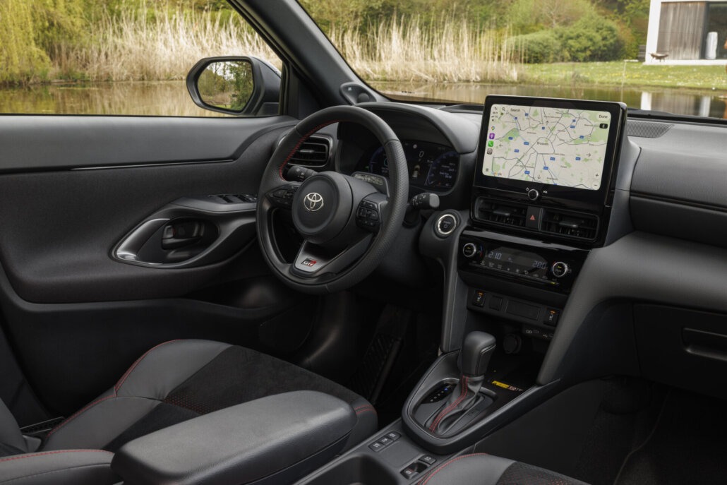 Toyota Yaris Cross in der Lackierung Storm Grey
