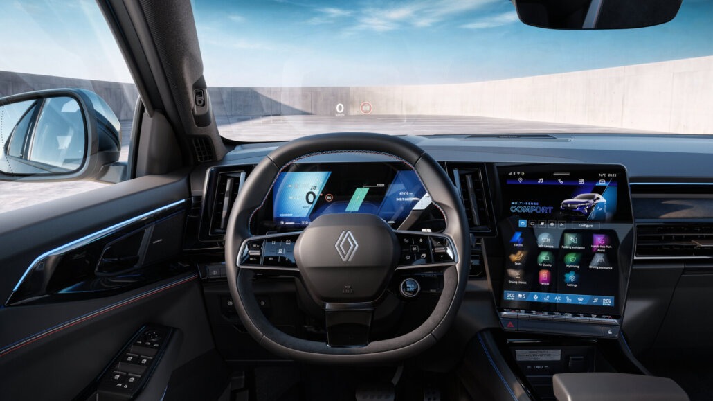 Cockpit des Renault Rafale Hypnotic mit Lenkrad, Digitalcockpit und openR link Touchscreen