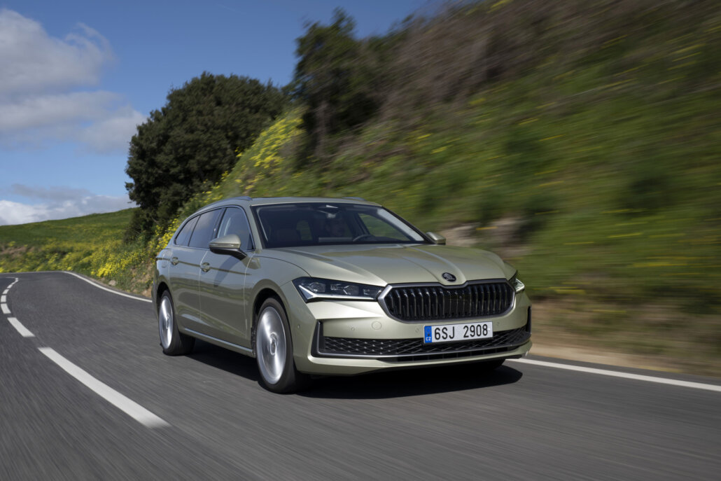 Škoda Superb wird 25 – fast zwei Millionen mal gebaut