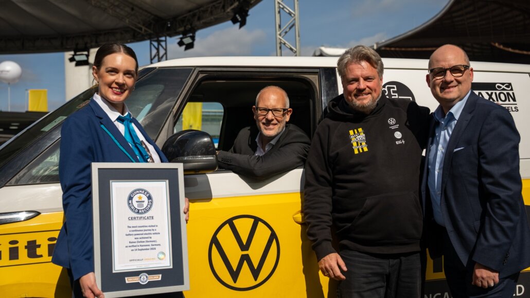 Übergabe des Guinness-Weltrekords bei der IAA Transportation 2026 in Hannover