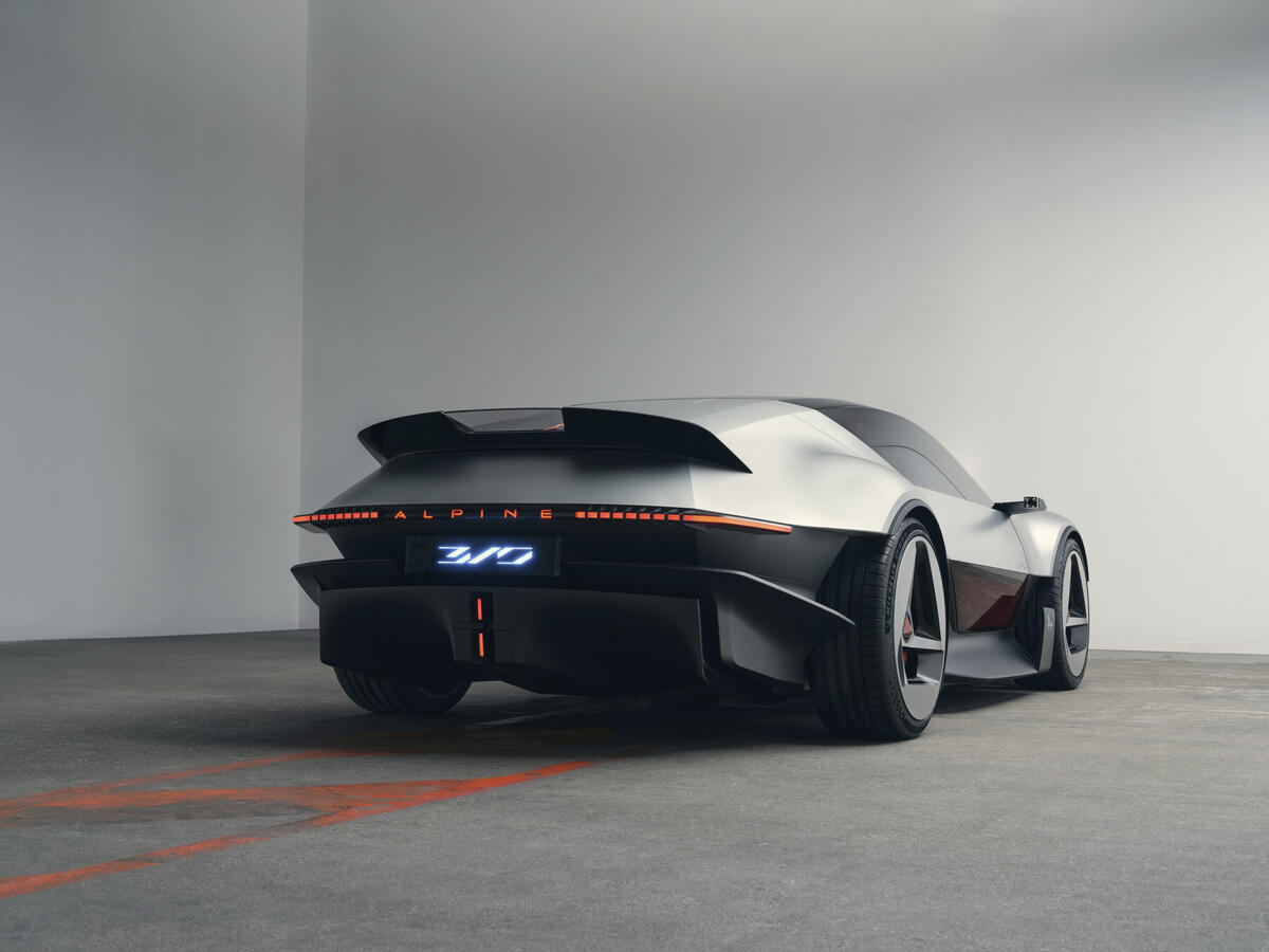 Alpine A310 Vision Heck mit Doppelflügel und Rückleuchten