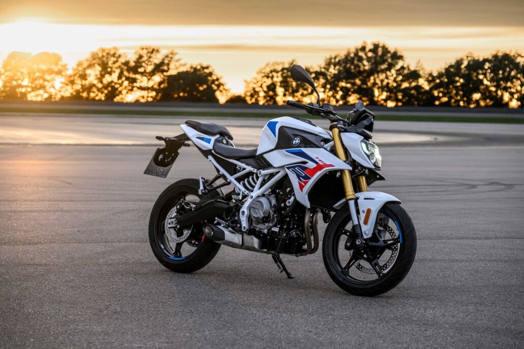 BMW F 450 R: Naked Bike für den A2-Schein ab 6.690 Euro