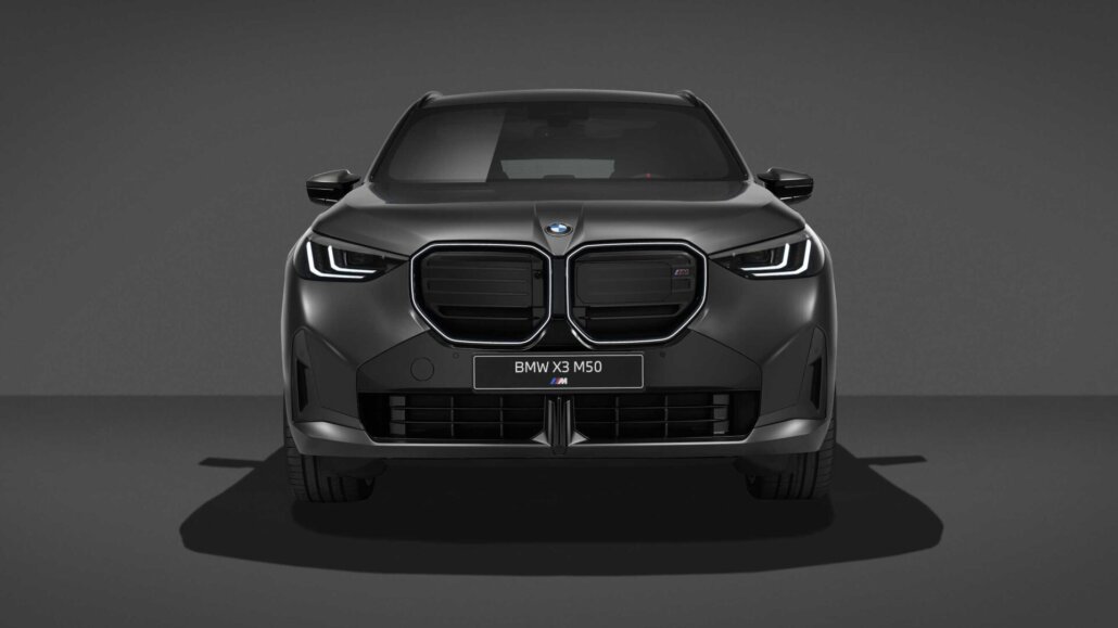 BMW X3 M50 xDrive: Schwarz und 443 PS