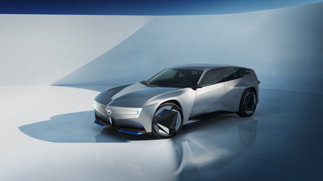 Opel STX Concept: Kombi mit neuem Gesicht
