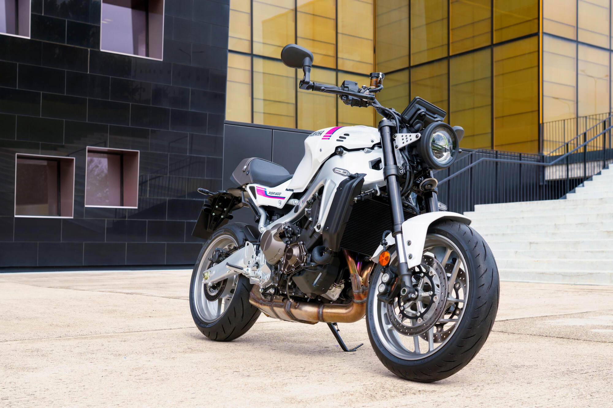Yamaha XSR900: Die Neunziger kommen in Neon