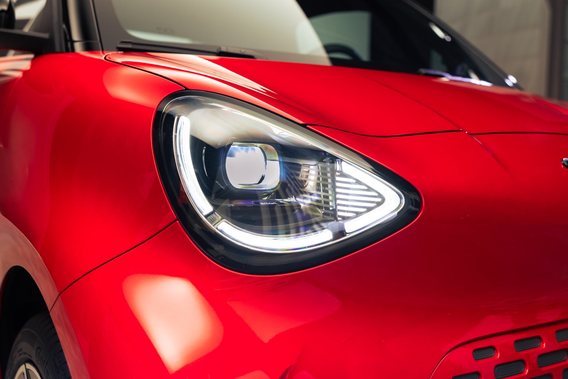 smart #2 Zweisitzer Premium in Laser Red, Weltpremiere in Paris